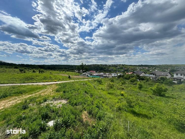 Teren de 1077 mp, în Bârnova