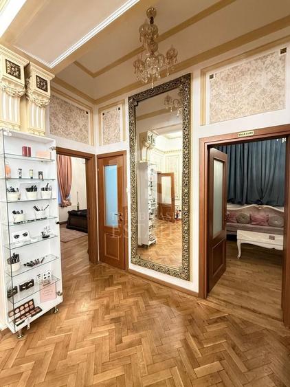 Spațiu comercial, de 160 mp, în P-ța Romană