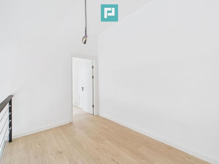 Apartament cu 3 camere semidecomandat în Giroc