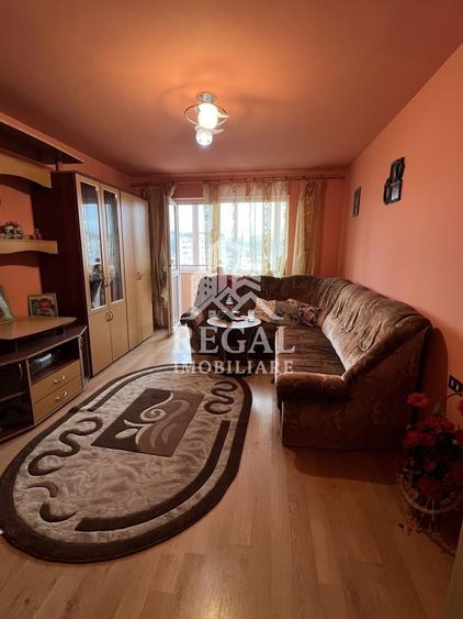 Apartament cu 2 camere decomandat, mobilat în Micro 4