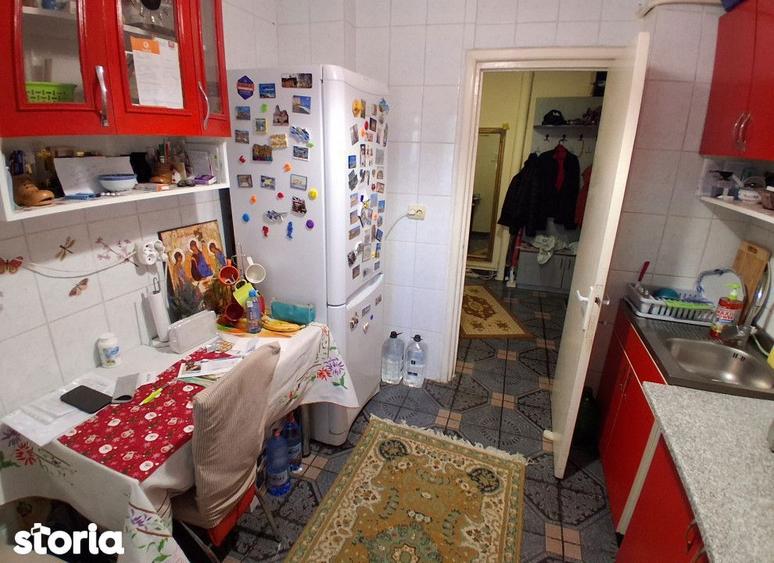 Apartament cu 3 camere decomandat, mobilat în Canta
