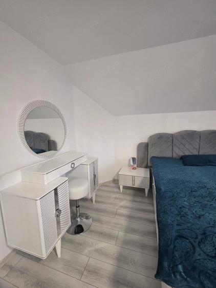 Apartament cu 4 camere decomandat, mobilat în Central