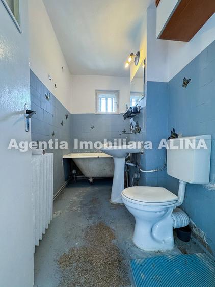 Apartament cu 2 camere semidecomandat în Piața Centrală