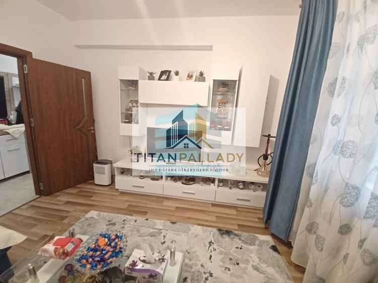 Apartament cu 2 camere decomandat în Titan