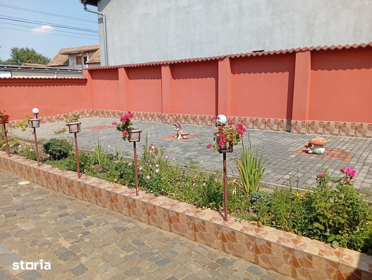 Casă cu 4 camere cu Teren 1200 Mp în Fortuna