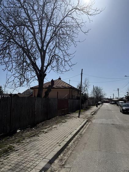 Casă cu 2 camere cu Teren 60 Mp în Central