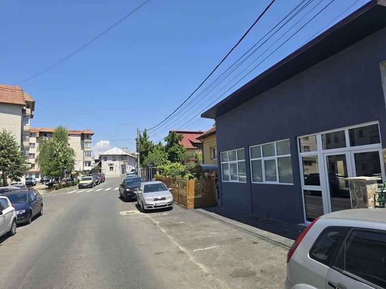 Spațiu comercial, de 65 mp, în Central