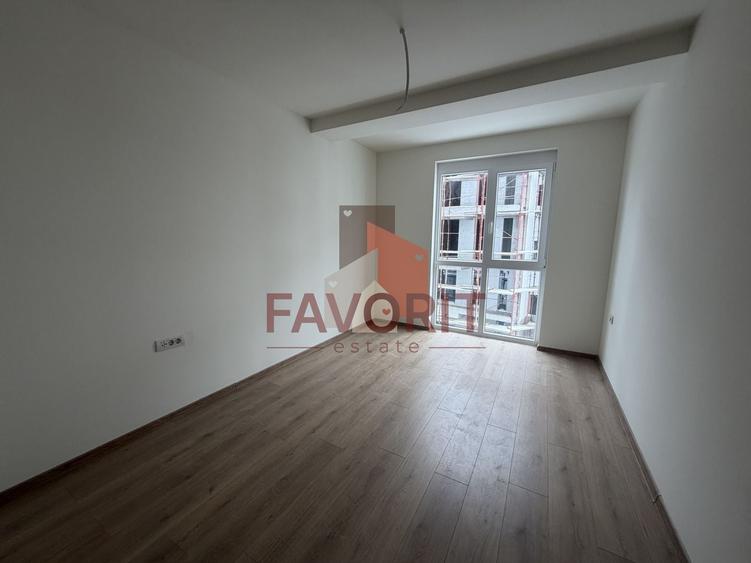 Apartament cu 3 camere decomandat în Aradului