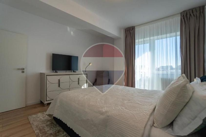 Apartament cu 2 camere decomandat, mobilat în Tractorul