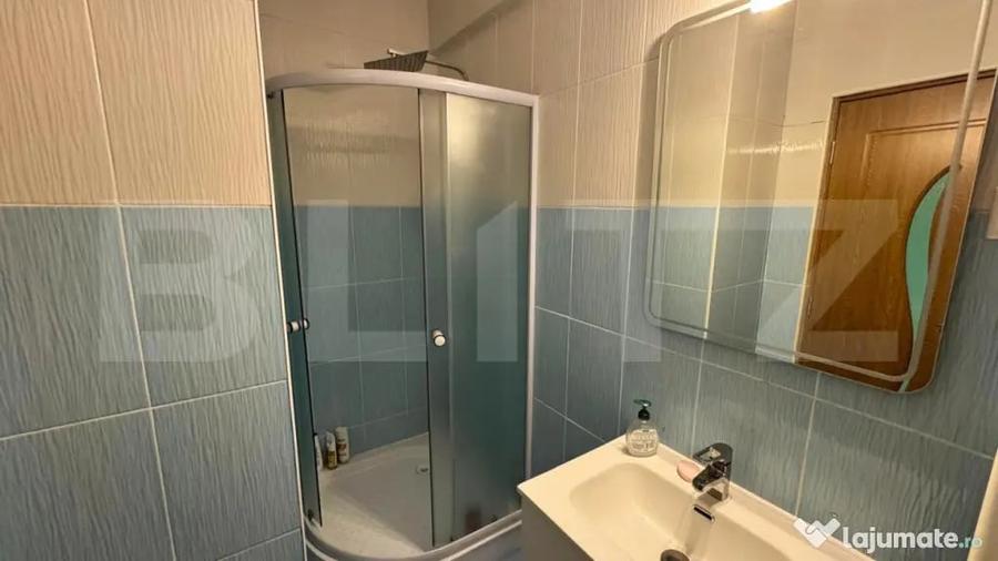 Apartament cu 3 camere decomandat în Independenței