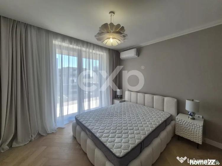 Apartament cu 4 camere decomandat în Central