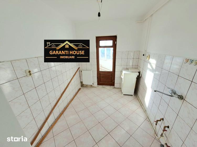 Ariesului, etaj 3, apartament cu 3 camere, 53 000 negociabil - 2