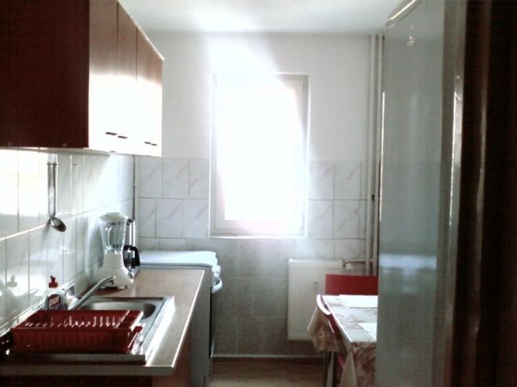Apartament cu 2 camere decomandat în Drumul Taberei