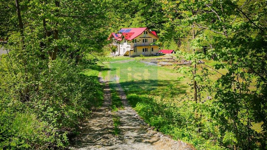 Casă cu 9 camere cu Teren 1029 Mp în Obârșia-Cloșani