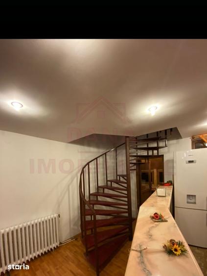 Casă cu 6 camere cu Teren 250 Mp în Turnu Ruieni