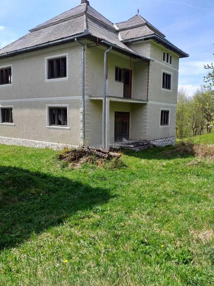 Casă cu 4 camere în Roșia Montană