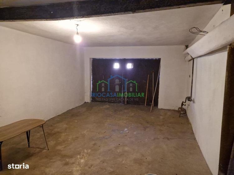Casă cu 4 camere în Ungureni