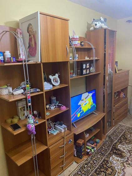 Apartament cu 3 camere semidecomandat în Central