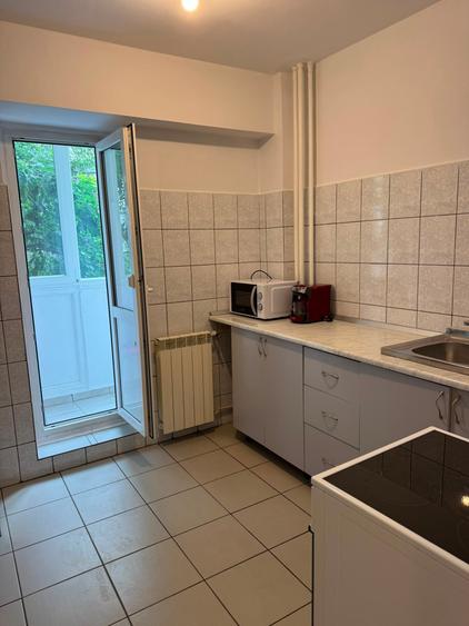 Garsonieră decomandată în P-ța Unirii