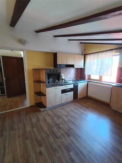 Spațiu comercial, de 100 mp, în Boldești