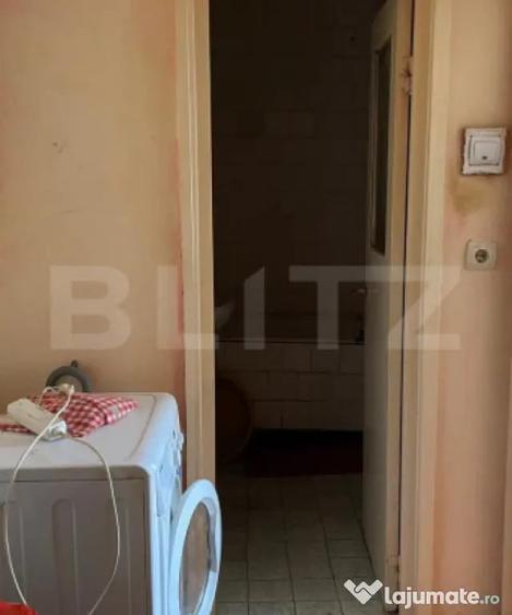 Apartament cu 4 camere decomandat în Central