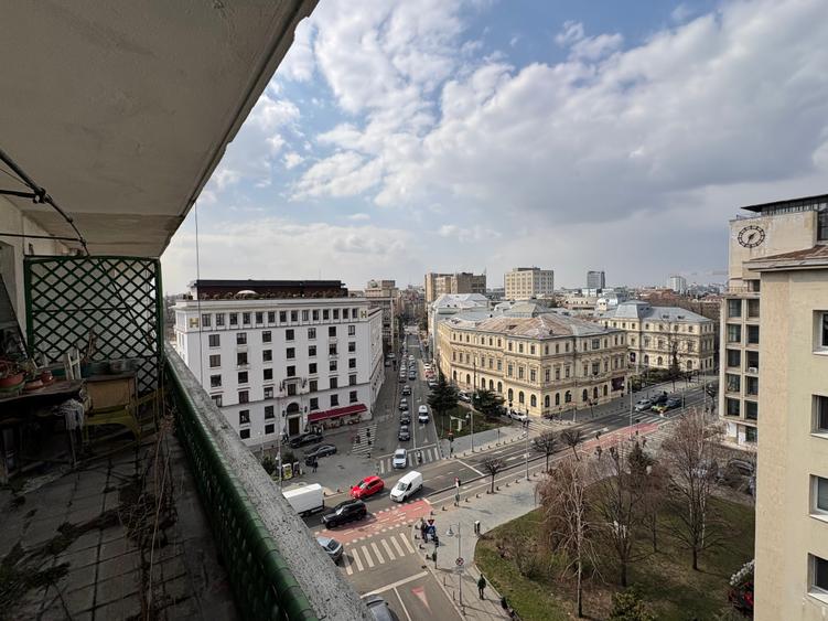 Garsonieră decomandată în Calea Victoriei