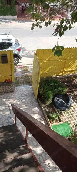 Casă cu 6 camere cu Teren 233 Mp în Central