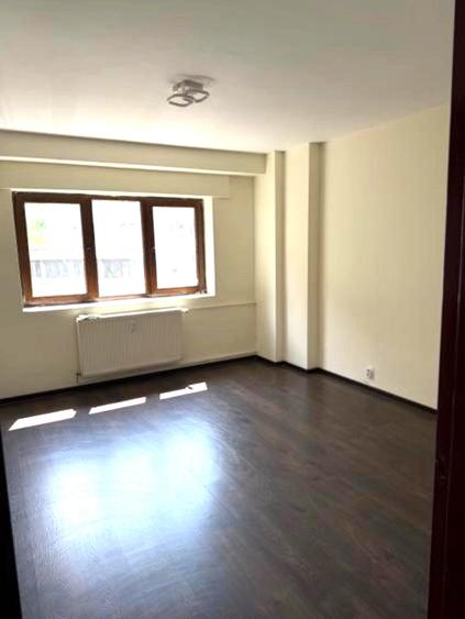 Apartament cu 4 camere decomandat în Unirii