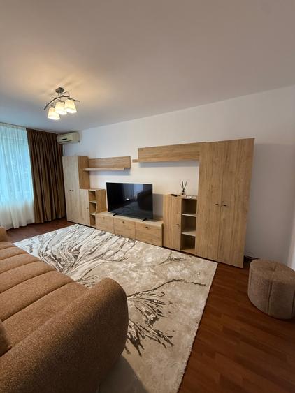 Apartament cu 3 camere în Crângași