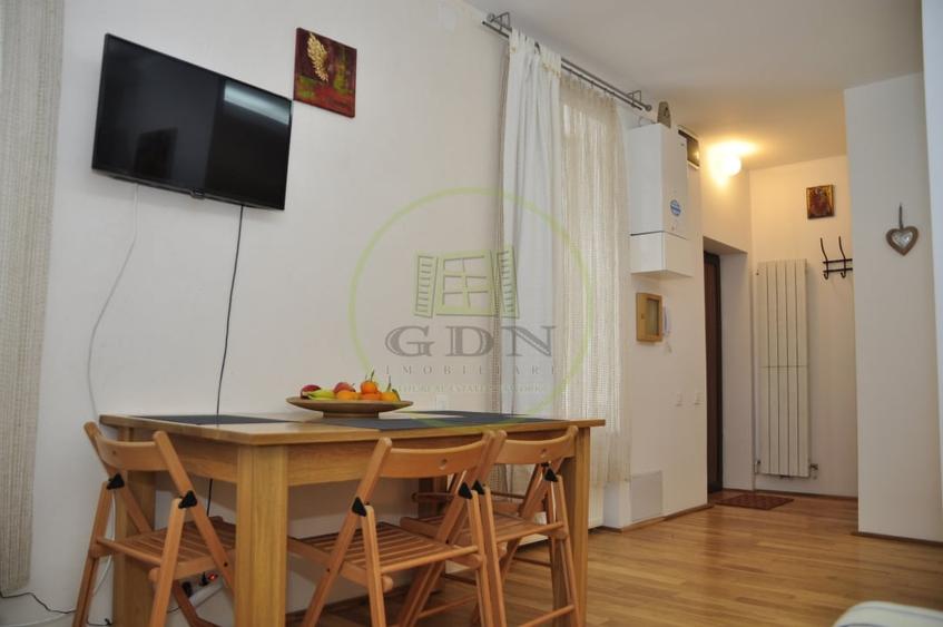 Apartament cu 2 camere semidecomandat, mobilat în Ultracentral