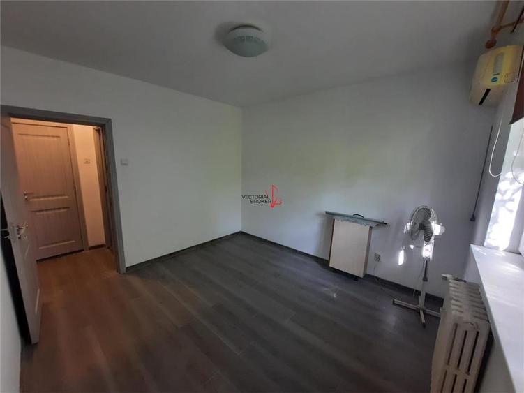 Apartament cu 2 camere semidecomandat în Basarabia
