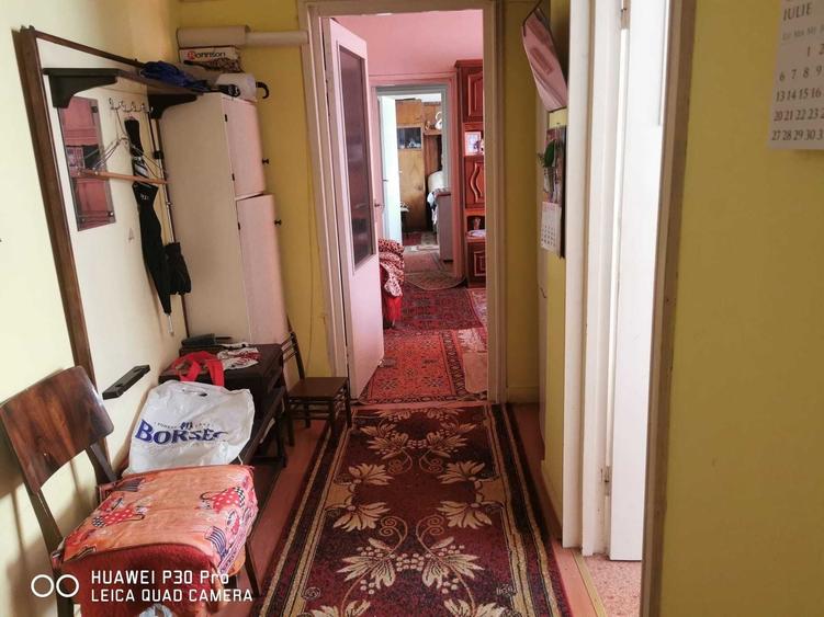 Apartament cu 3 camere decomandat în Cantemir