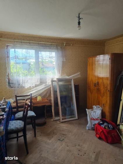 Casă cu 4 camere cu Teren 1276 Mp în Lunca