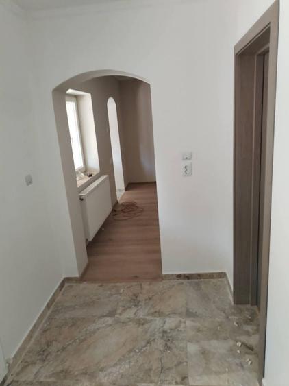 Casă cu 3 camere în Biharia