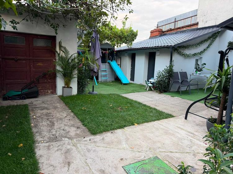 Casă cu 3 camere în Floreasca