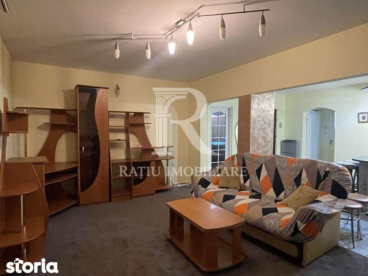 Apartament cu 3 camere în Decebal