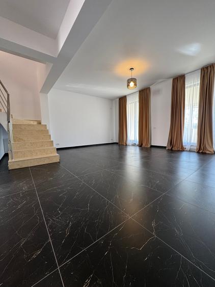Duplex cu 4 camere cu Canalizare în Prelungirea Ghencea