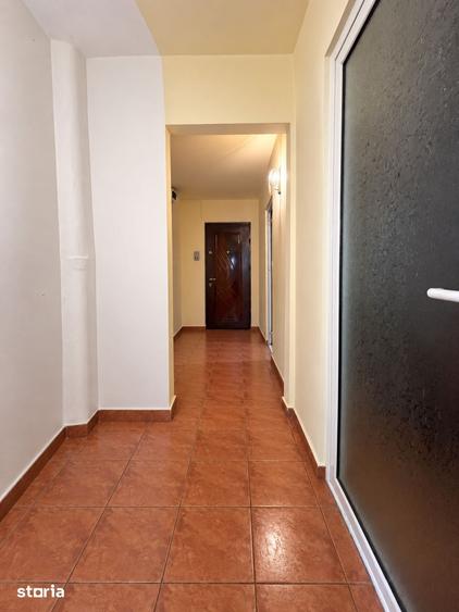 Apartament cu 4 camere în Est