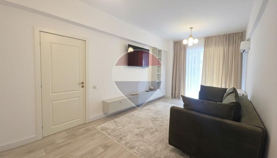 Apartament cu 2 camere decomandat, mobilat în Est