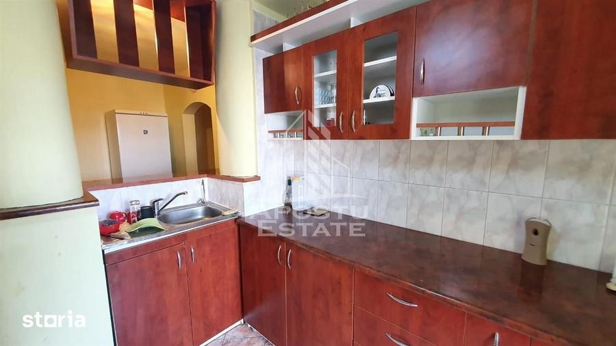 Apartament cu 3 camere decomandat, mobilat în Freidorf