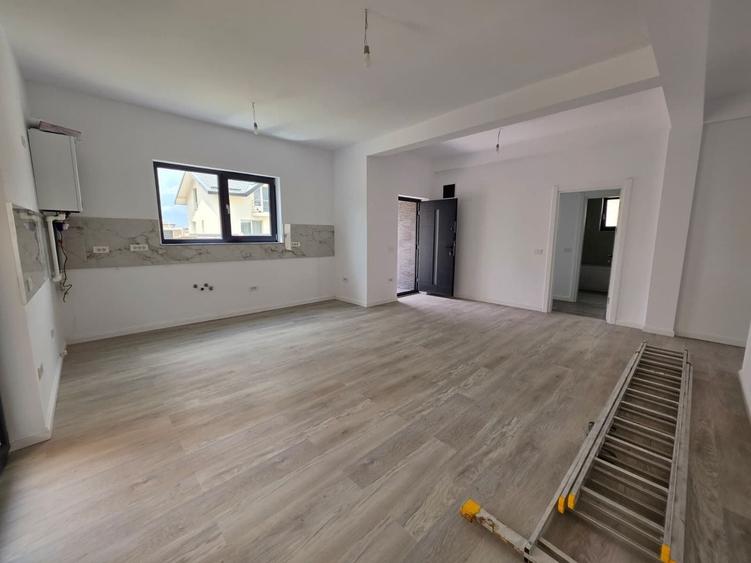 Casă individuală cu 4 camere cu Canalizare în Berceni
