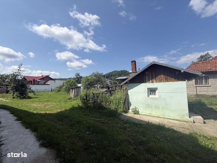 Casă cu 3 camere cu Teren 813 Mp în Adunați