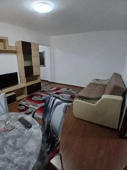 Apartament cu 2 camere nedecomandat în Republicii