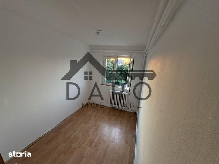- Apartament 3 Camere - Cartier Da^mbu Pietros - pret negociabil - 4