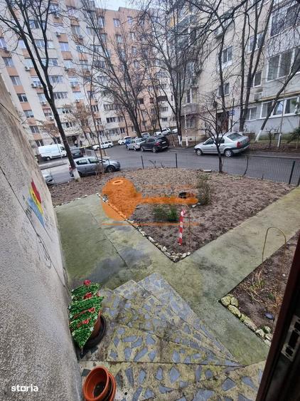 Apartament cu 4 camere decomandat în Crângași