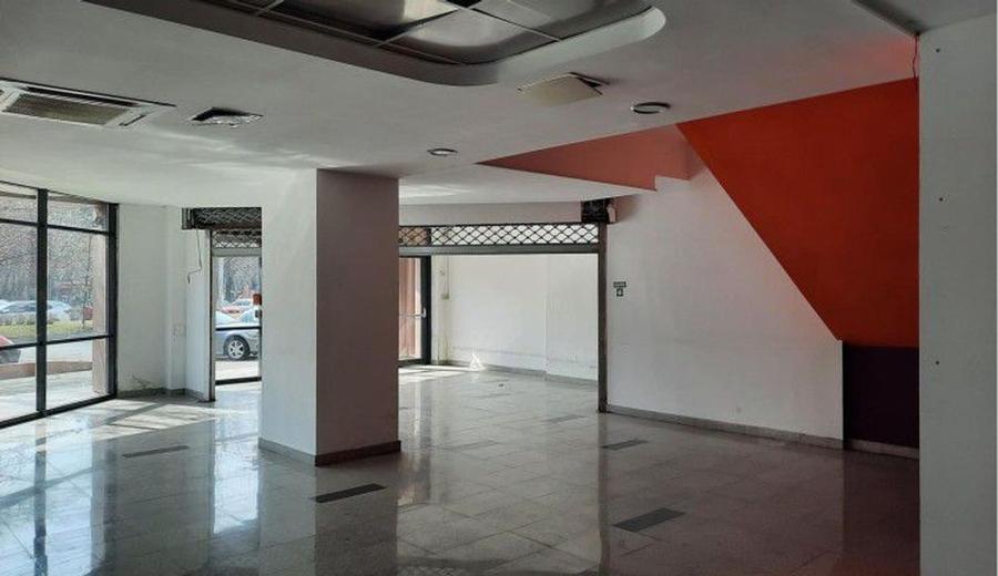 Spațiu comercial, de 720 mp, în Dristor
