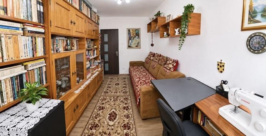 Apartament cu 3 camere semidecomandat în Valea Rosie
