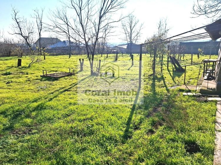 Casă individuală cu 2 camere cu Canalizare în Central