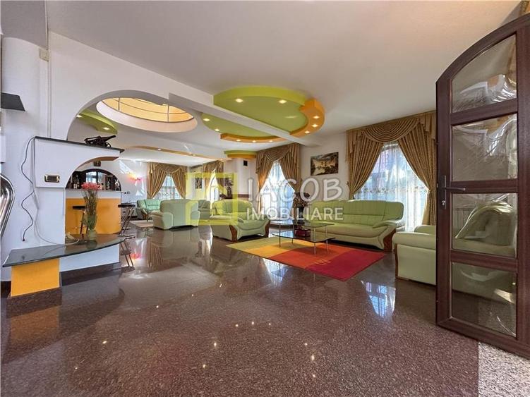 Casă individuală cu 6 camere cu Teren 1172 Mp în Cleja