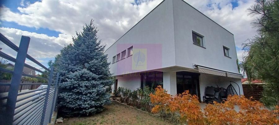 Casă individuală cu 6 camere cu Teren 508 Mp în Săbăreni